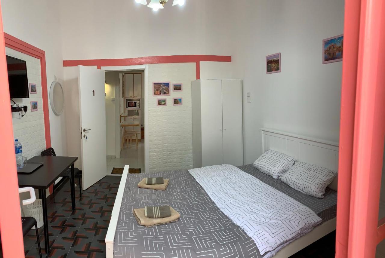 Guesthouse Comfy - Separate Rooms In The Apartment For A Relaxing Holiday Haifa Eksteriør bilde