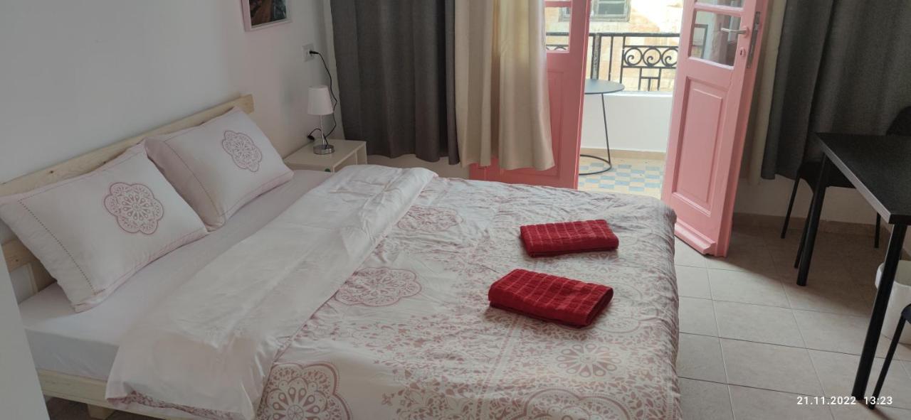 Guesthouse Comfy - Separate Rooms In The Apartment For A Relaxing Holiday Haifa Eksteriør bilde