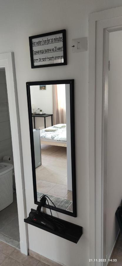 Guesthouse Comfy - Separate Rooms In The Apartment For A Relaxing Holiday Haifa Eksteriør bilde