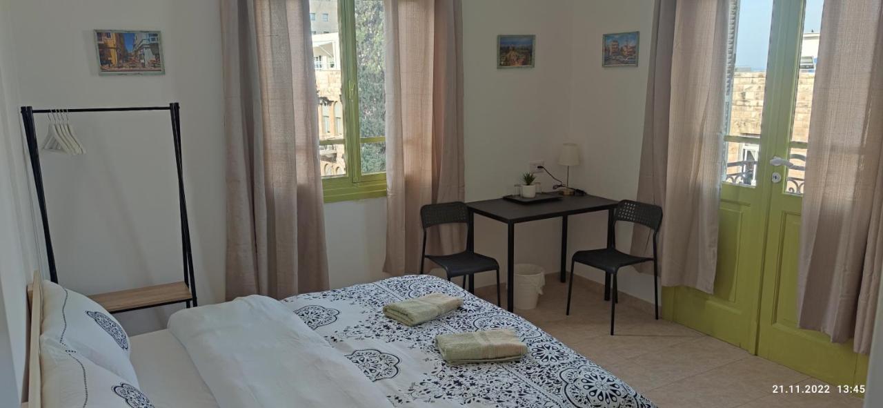Guesthouse Comfy - Separate Rooms In The Apartment For A Relaxing Holiday Haifa Eksteriør bilde