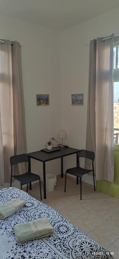 Guesthouse Comfy - Separate Rooms In The Apartment For A Relaxing Holiday Haifa Eksteriør bilde