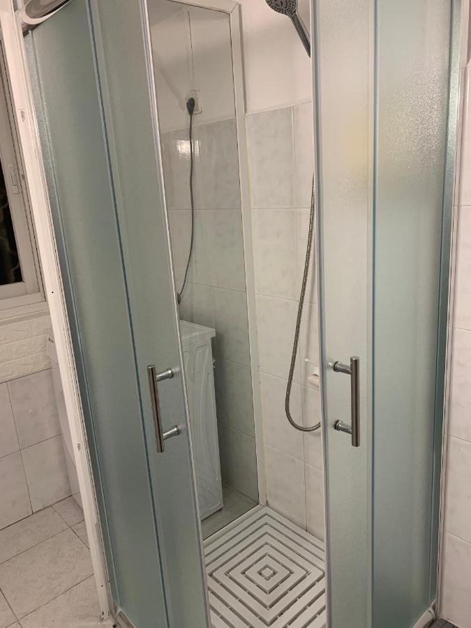 Guesthouse Comfy - Separate Rooms In The Apartment For A Relaxing Holiday Haifa Eksteriør bilde